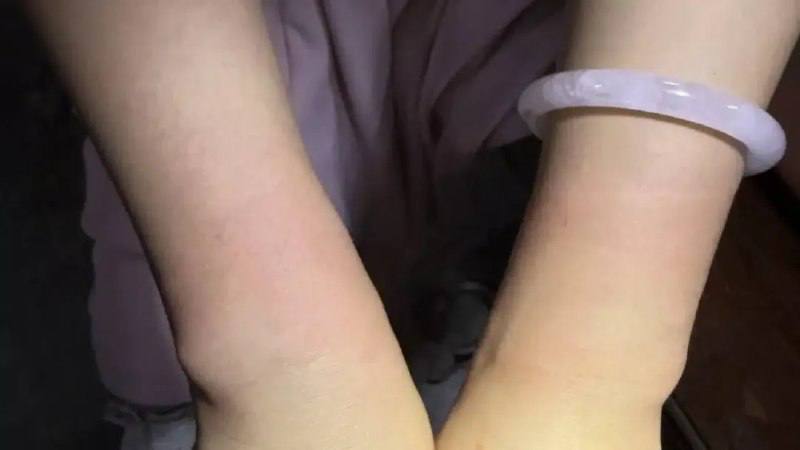 中国女游客泰国遇险!绑匪手机惊现多人被捆照