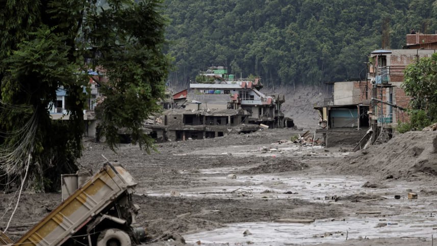 尼泊尔和中国洪灾致超2400人失联近600人死亡