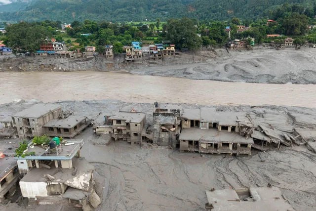 尼泊尔和中国洪灾致超2400人失联近600人死亡