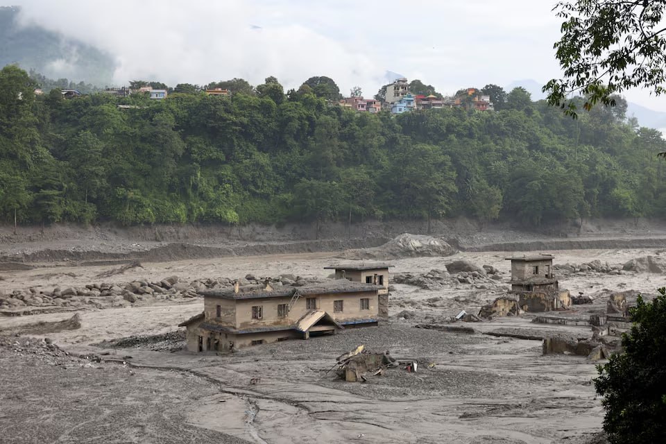 尼泊尔—西藏边境洪灾致750人死亡3044人失踪