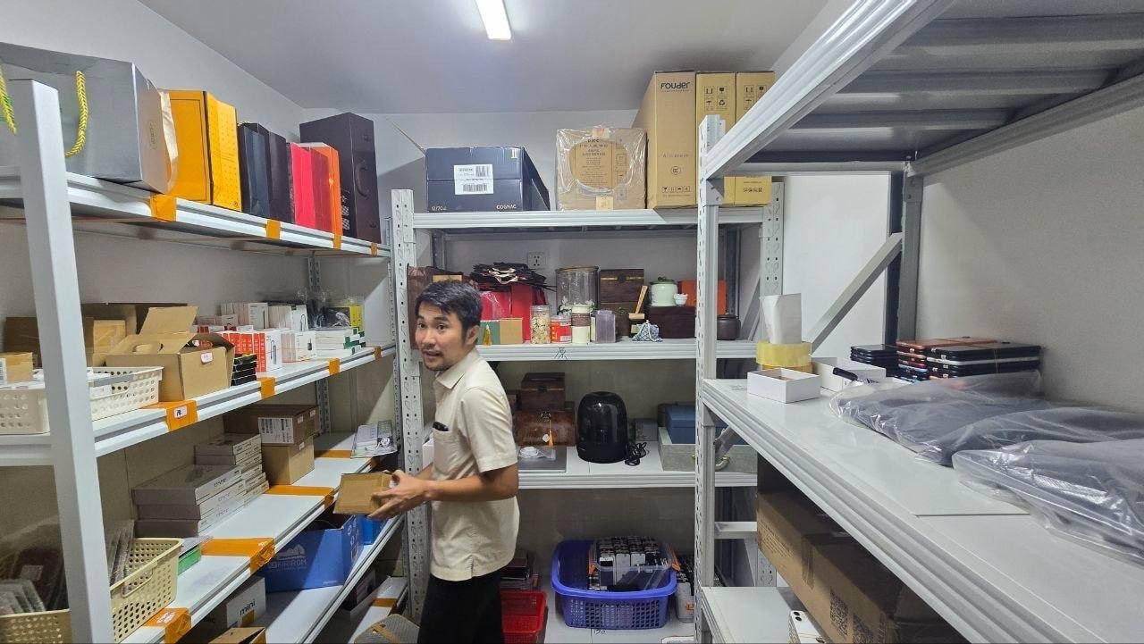 戈公省打击网诈点抓34人 缴获大量电子设备