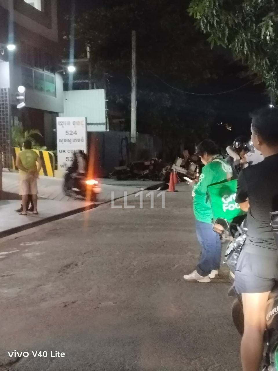 金边市堆谷区发生一起坠楼事件,一名男子从UK公寓楼上坠落,不幸身亡。