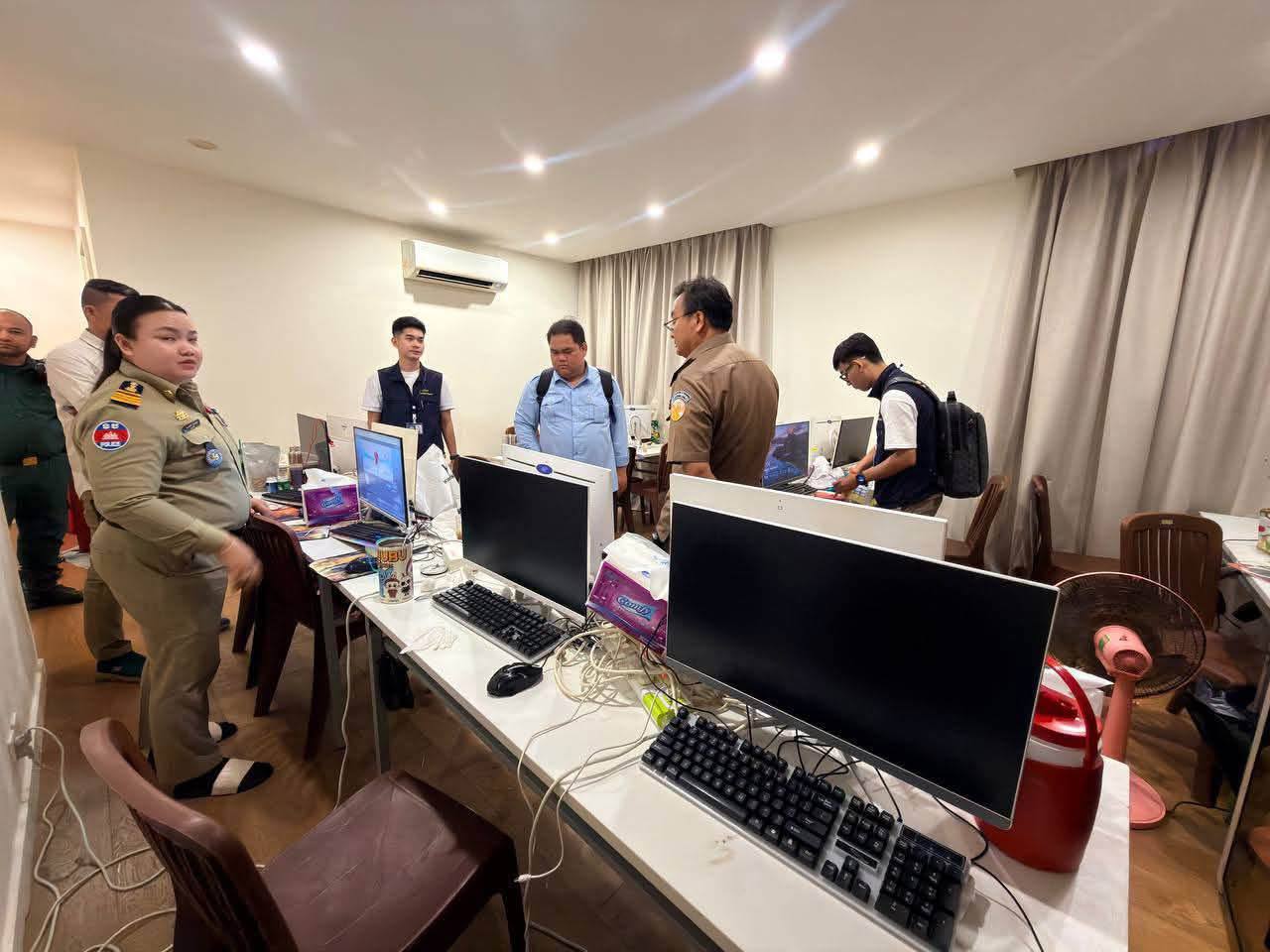 柬埔寨金边钻石岛钻石云庭突击检查,抓了一个窝点,只抓了几个人,人出去了。