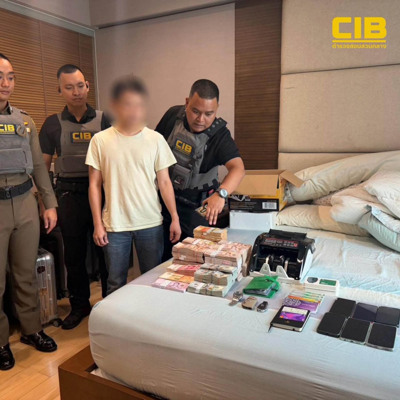 捕获马来西亚籍UFA网络“一级代理” 查获现金超1600万泰铢 发现涉嫌关联足球…