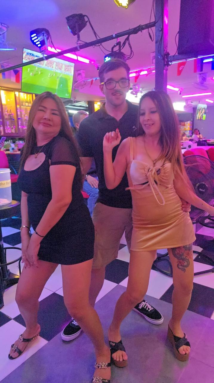 林肯号航母上的美军