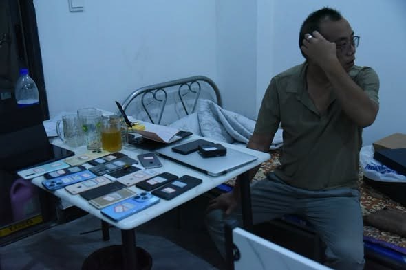 老挝万象突查3处网络犯罪窝点50人被控
