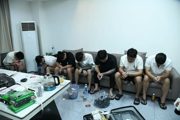 老挝万象一KTV涉嫌网络诈骗被查,11人被控制