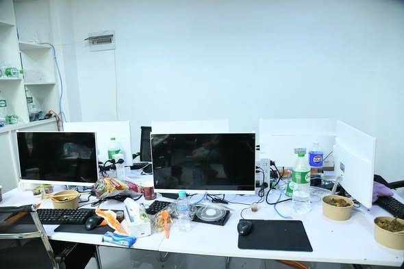 老挝万象一KTV涉嫌网络诈骗被查,11人被控制