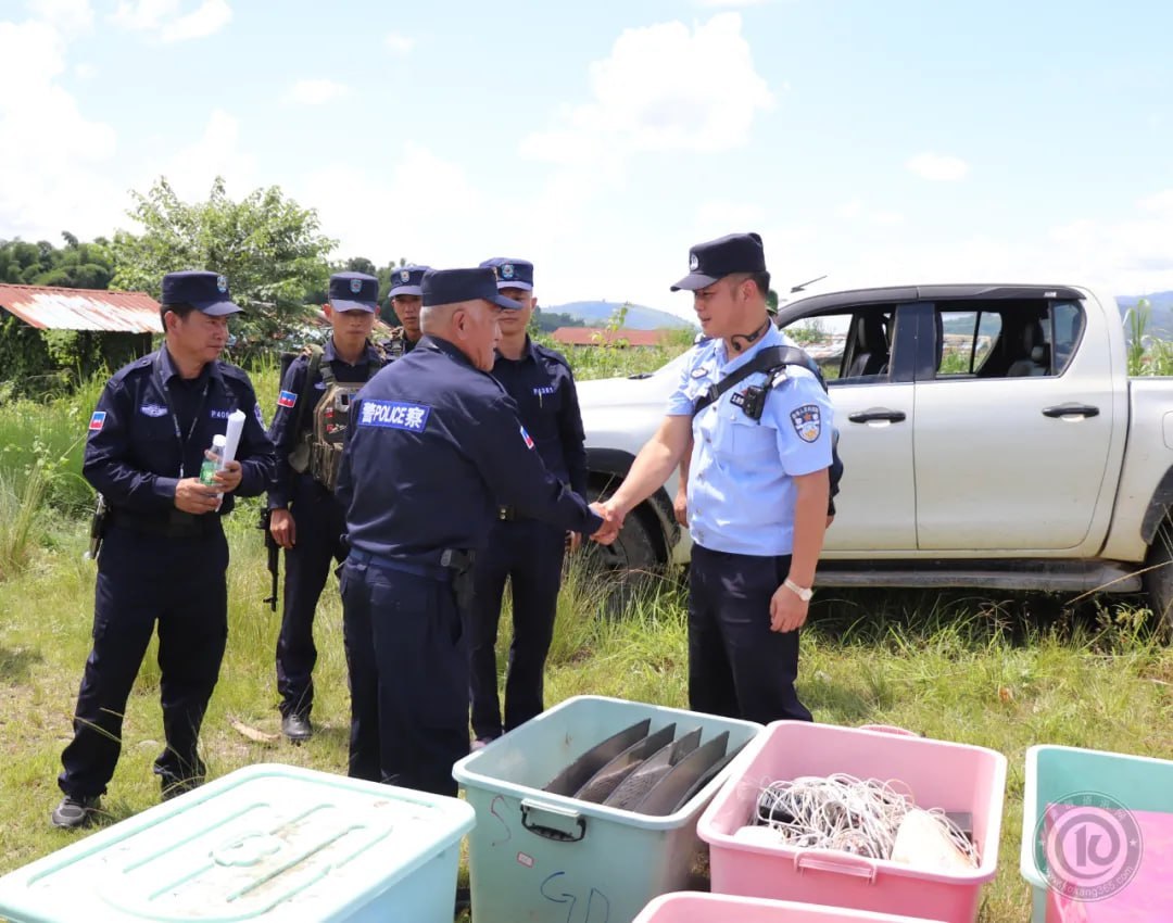 勐古县警察局向瑞丽市公安局移交一批违法人员