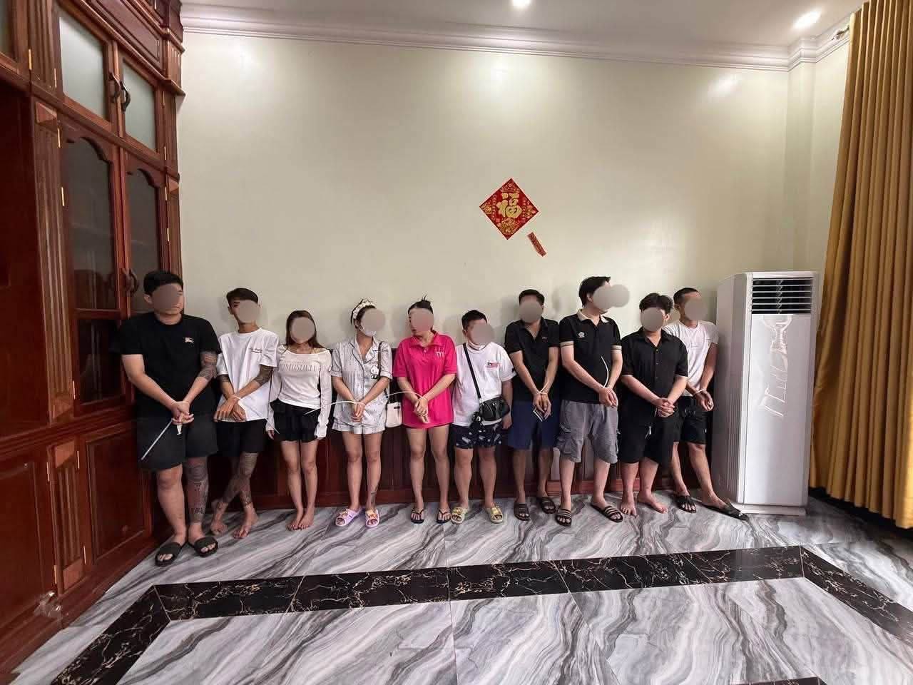 巴维市突查涉嫌网络诈骗地点10名越南人被带走调查