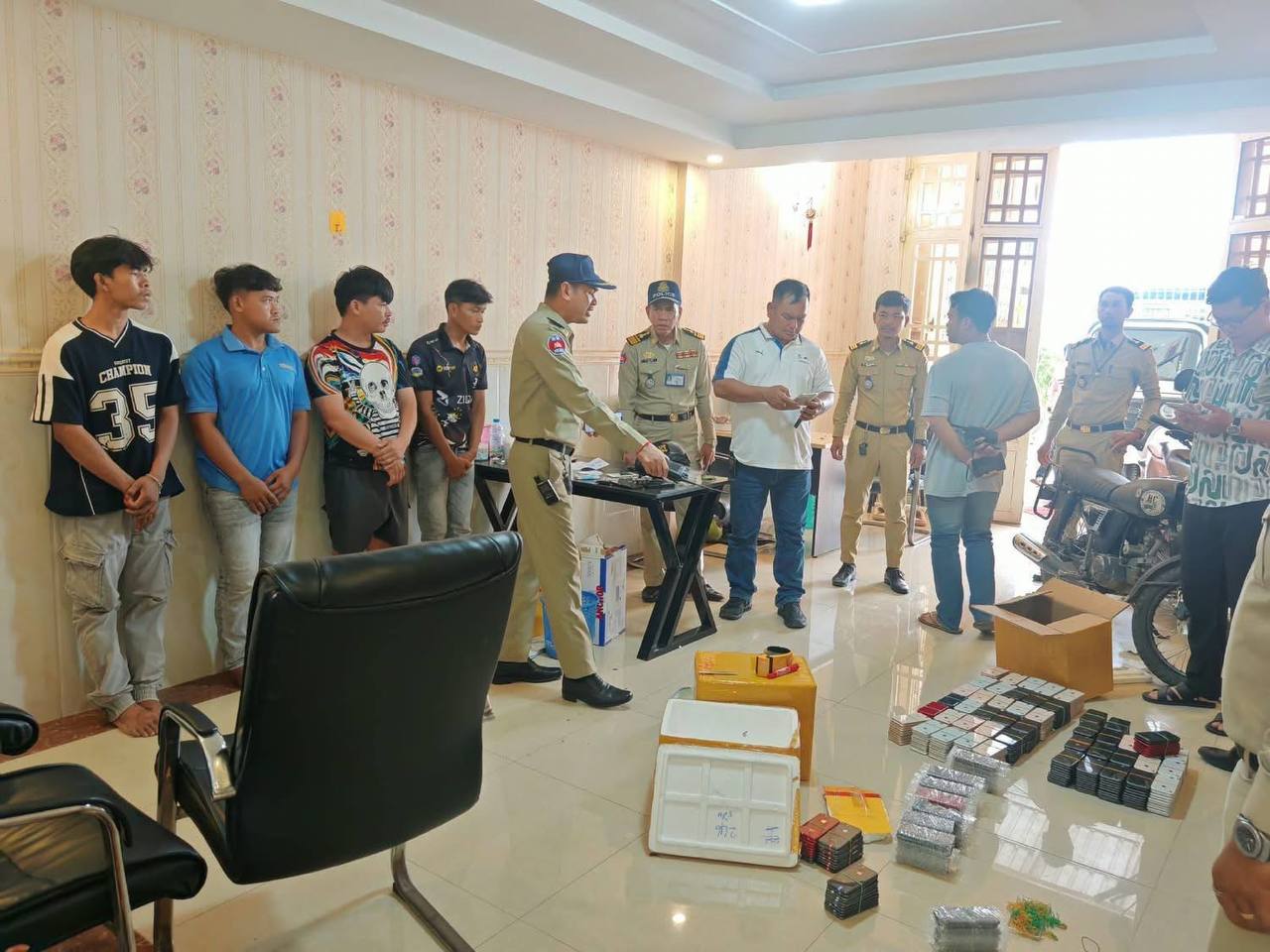金边丹哥区捣毁网络诈骗团伙6人被送监
