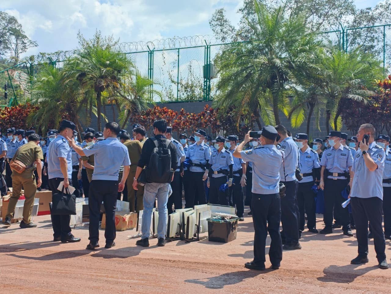 老挝向中方移交142名涉嫌违法犯罪中国籍人员