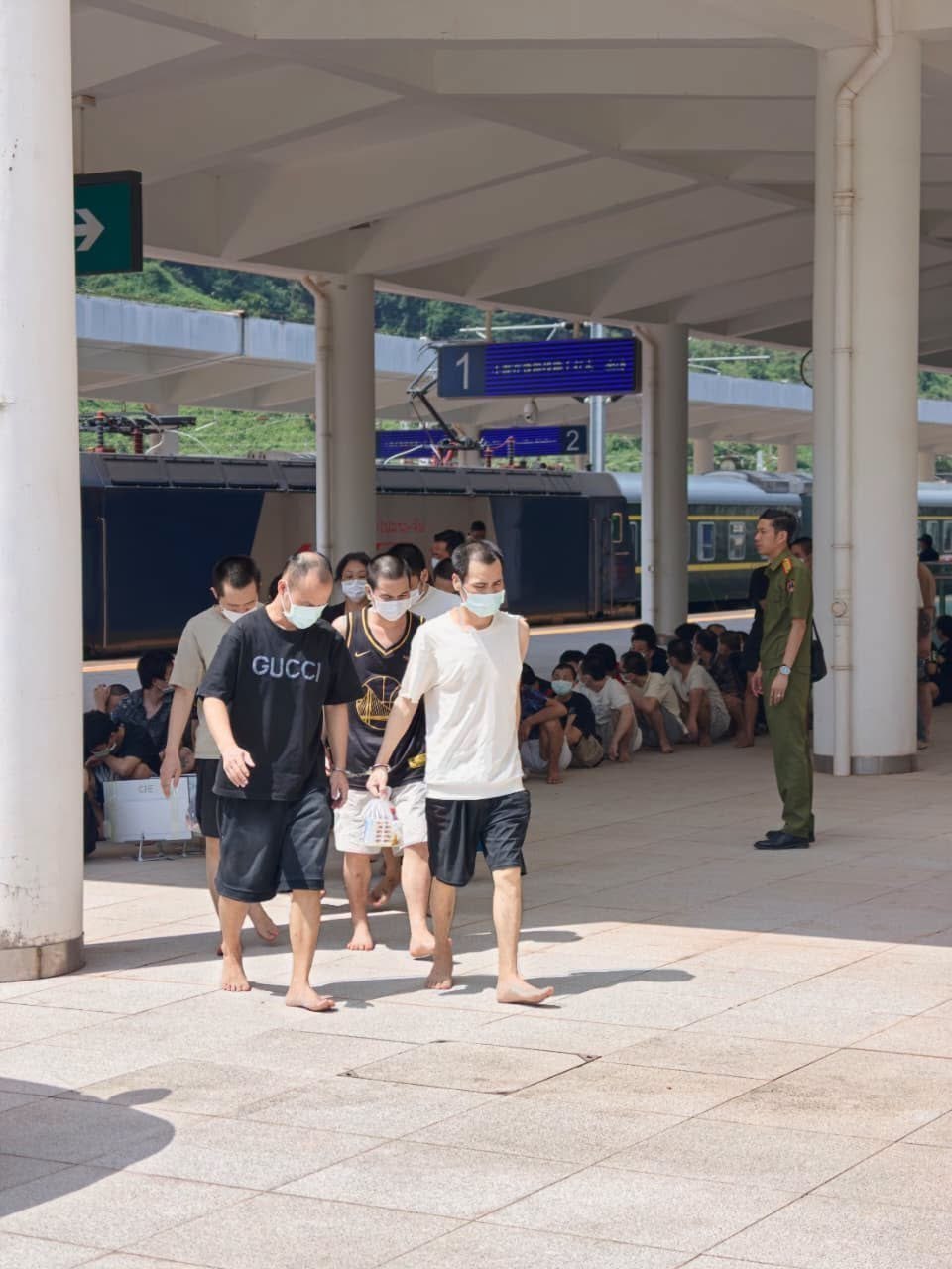老挝向中方移交142名涉嫌违法犯罪中国籍人员