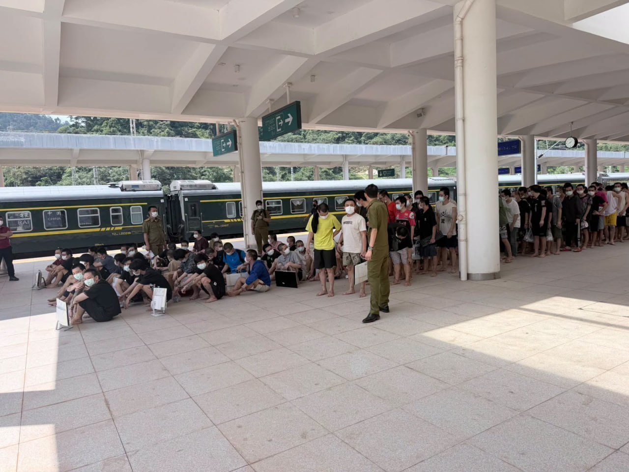 老挝向中方移交142名涉嫌违法犯罪中国籍人员