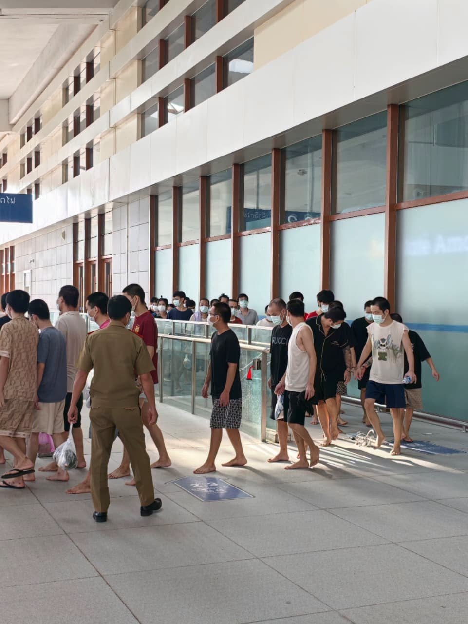 老挝向中方移交142名涉嫌违法犯罪中国籍人员