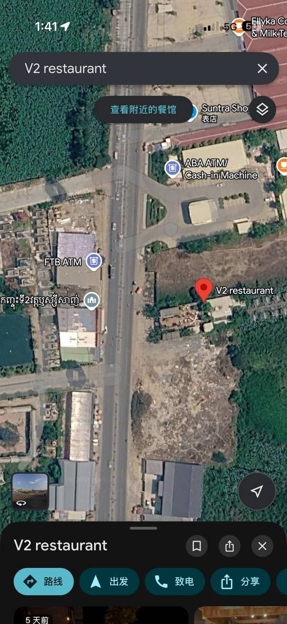 金边棉芷区V2餐厅门口多辆大巴和宪兵驻守