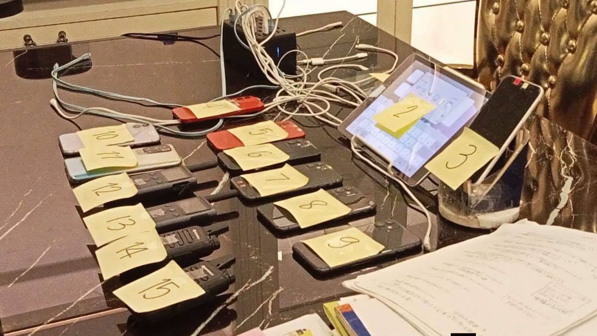 曼谷警方捣毁呼叫中心诈骗团伙 15人落网