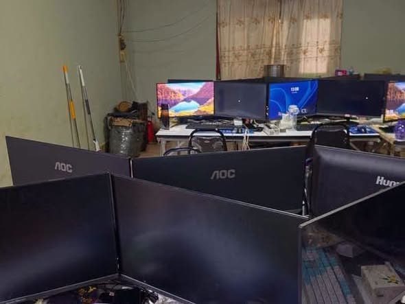 老挝占巴塞警方捣毁疑似网络诈骗窝点,22名中国籍人员被控制