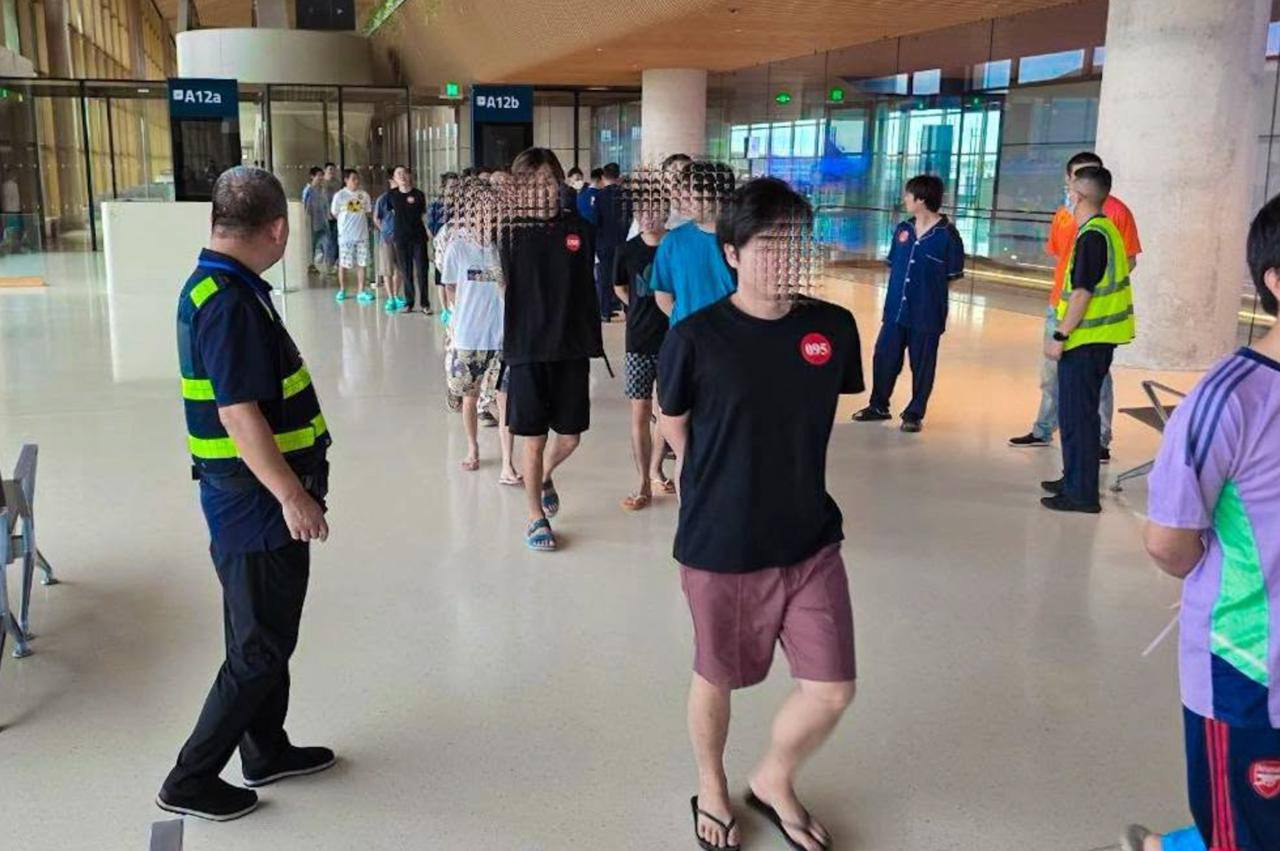 164名涉网诈及毒品违法中国籍人员被柬埔寨遣返回国