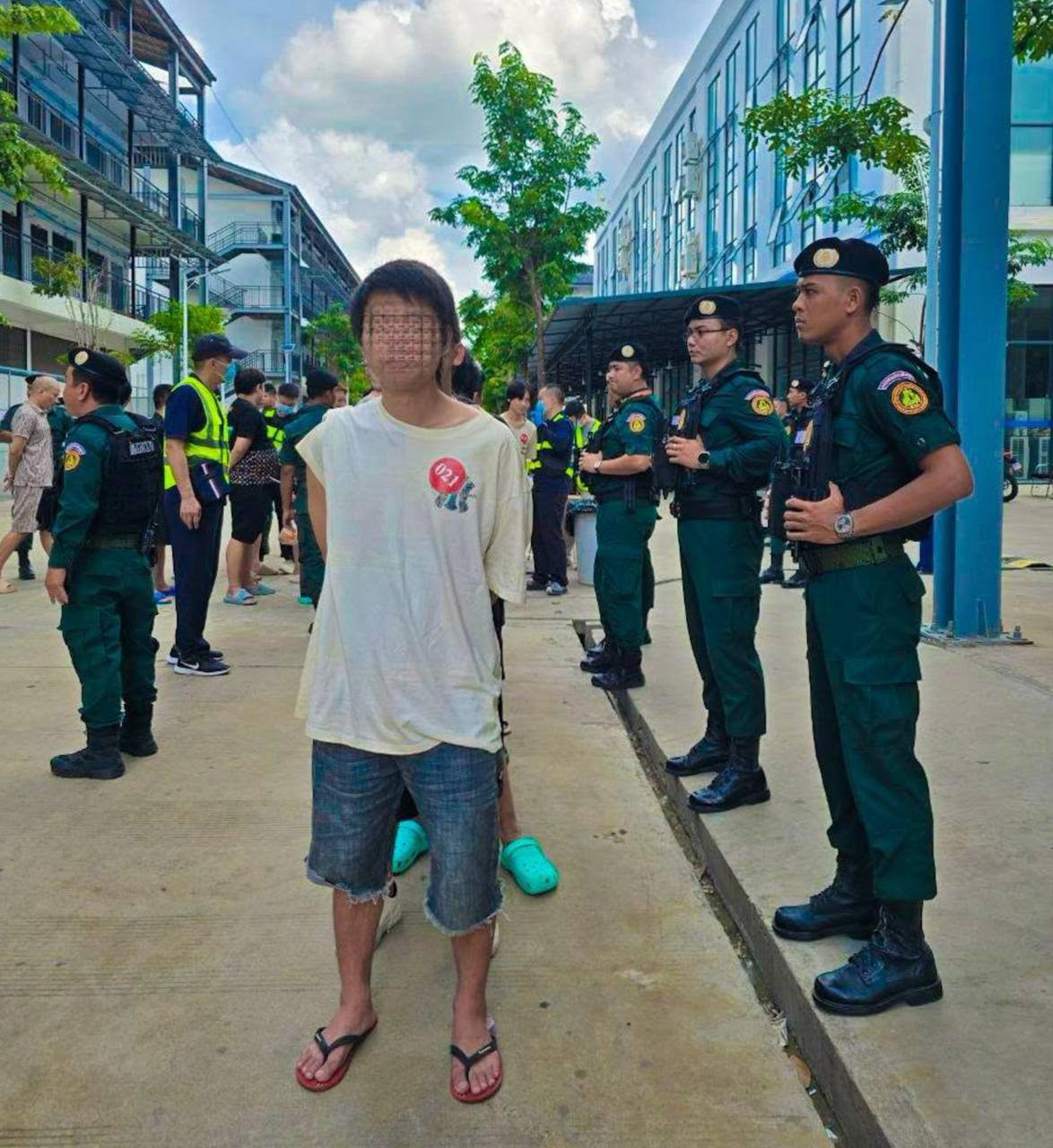 164名涉网诈及毒品违法中国籍人员被柬埔寨遣返回国
