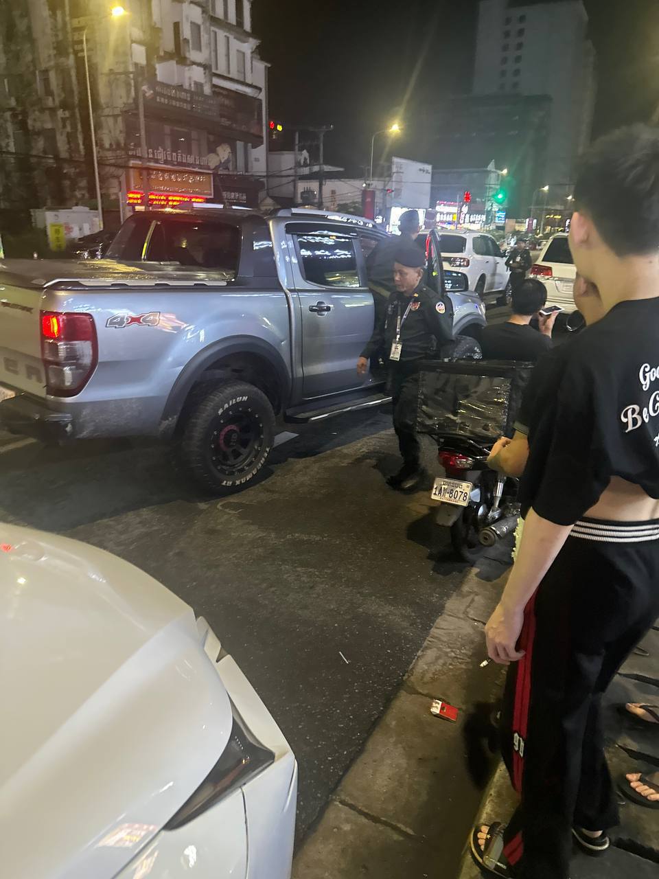 西港 大江酒店 宪兵抓了几个打野的走