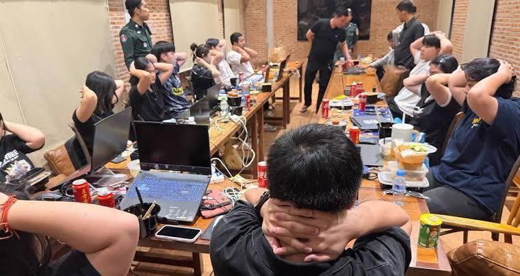 柬埔寨国家警察总署联合美国FBI,依据双方合作谅解备忘录,在奥多棉芷、卜迭棉芷、…