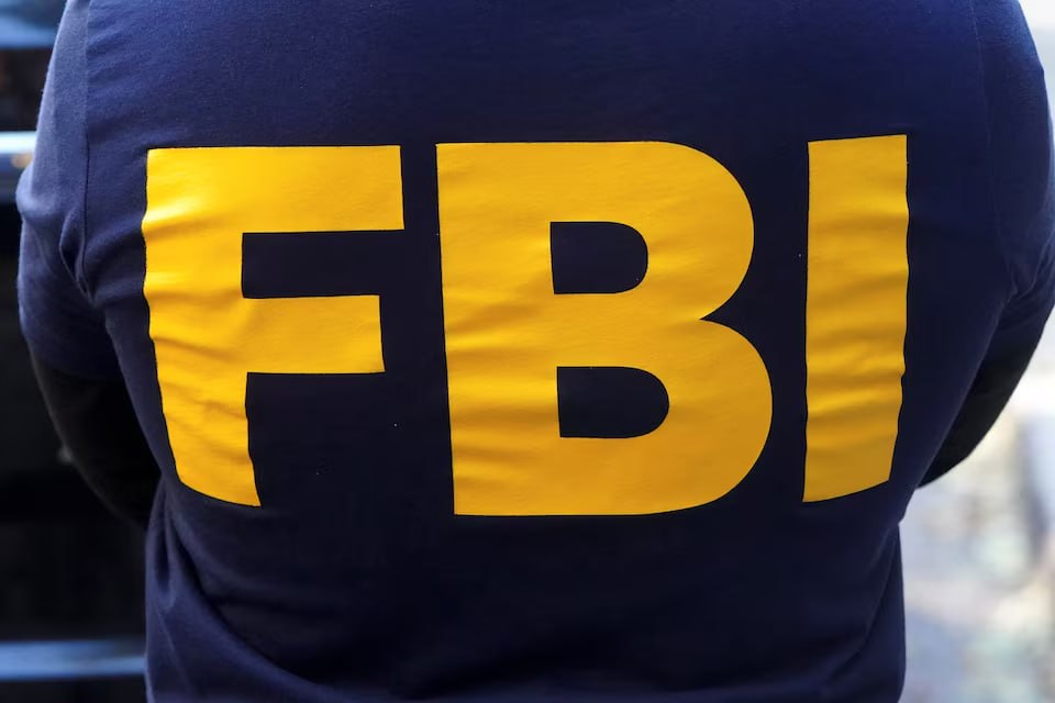 黑客组织ShinyHunters宣称入侵美国联邦调查局(FBI)多个关联服务,窃…
