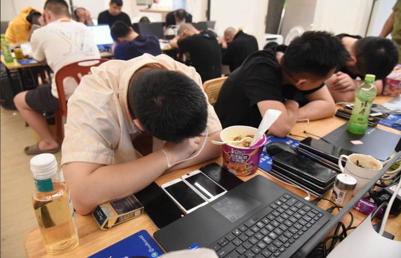 老挝公安部专项打击工作组于9月21日至22日在万象市西萨塔纳县开展行动，捣毁5处…