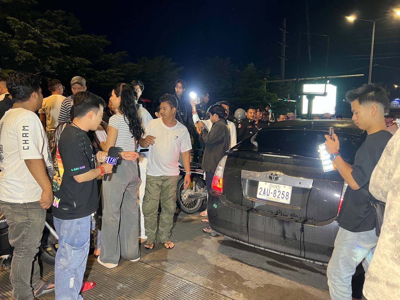 一名中国男子在森速区乌北贡驾驶车辆时撞上一名骑摩托车的女子,致其重伤。事故发生后…