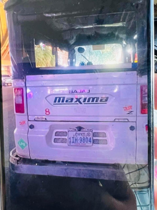 据柬媒报道,嘟嘟车司机谢赞索法近日搭载一对中国籍夫妇,原车费为3,100瑞尔,但…
