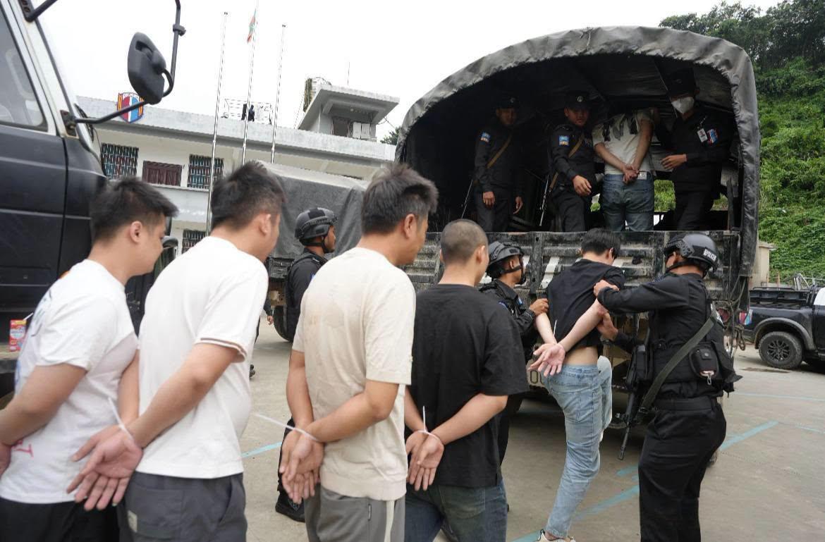 依据中缅双边司法警务合作协议,佤邦司法委与中方执法部门近日在云南孟连勐阿口岸完成…