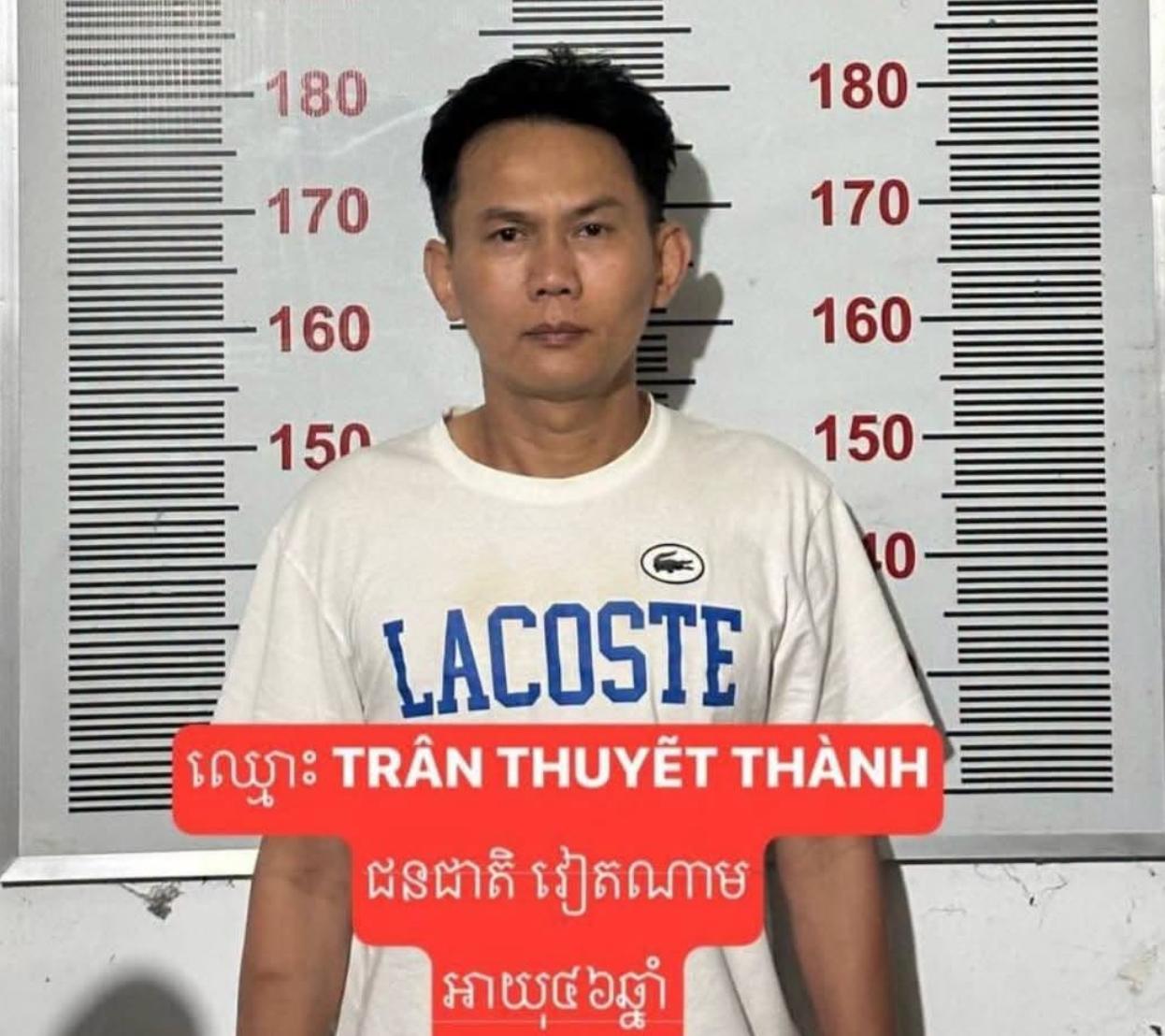 据柬埔寨自媒体博主彭万纳报道,金边市铁桥头区警方抓获一名46岁越南籍男子TRAN…