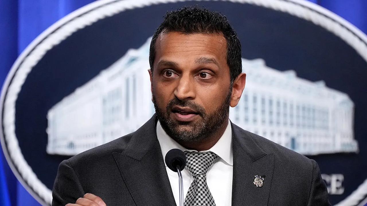 美国联邦调查局局长卡什·帕特尔表示，FBI正扩大在全球追缉针对美国人的电信诈骗集…