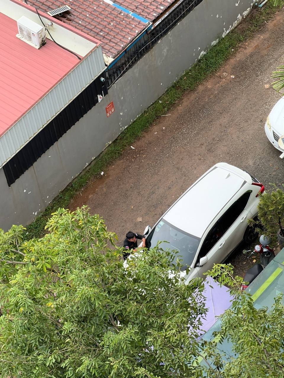 有网友投稿称，西港“OB3区域”警方正在对当地公寓酒店开展检查，提醒附近人员注意…