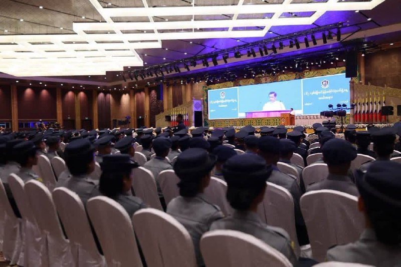缅甸总统吴敏昂莱在10月1日举行的第62届国家警察部队日纪念活动上强调,政府对网…
