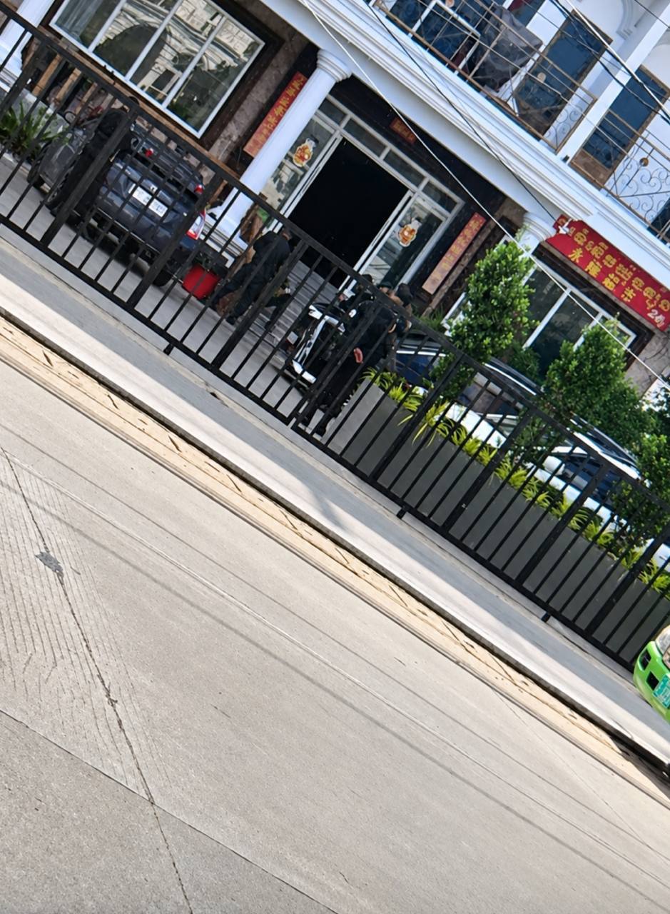 西哈努克市第4分区O5区一处出租屋被警察检查