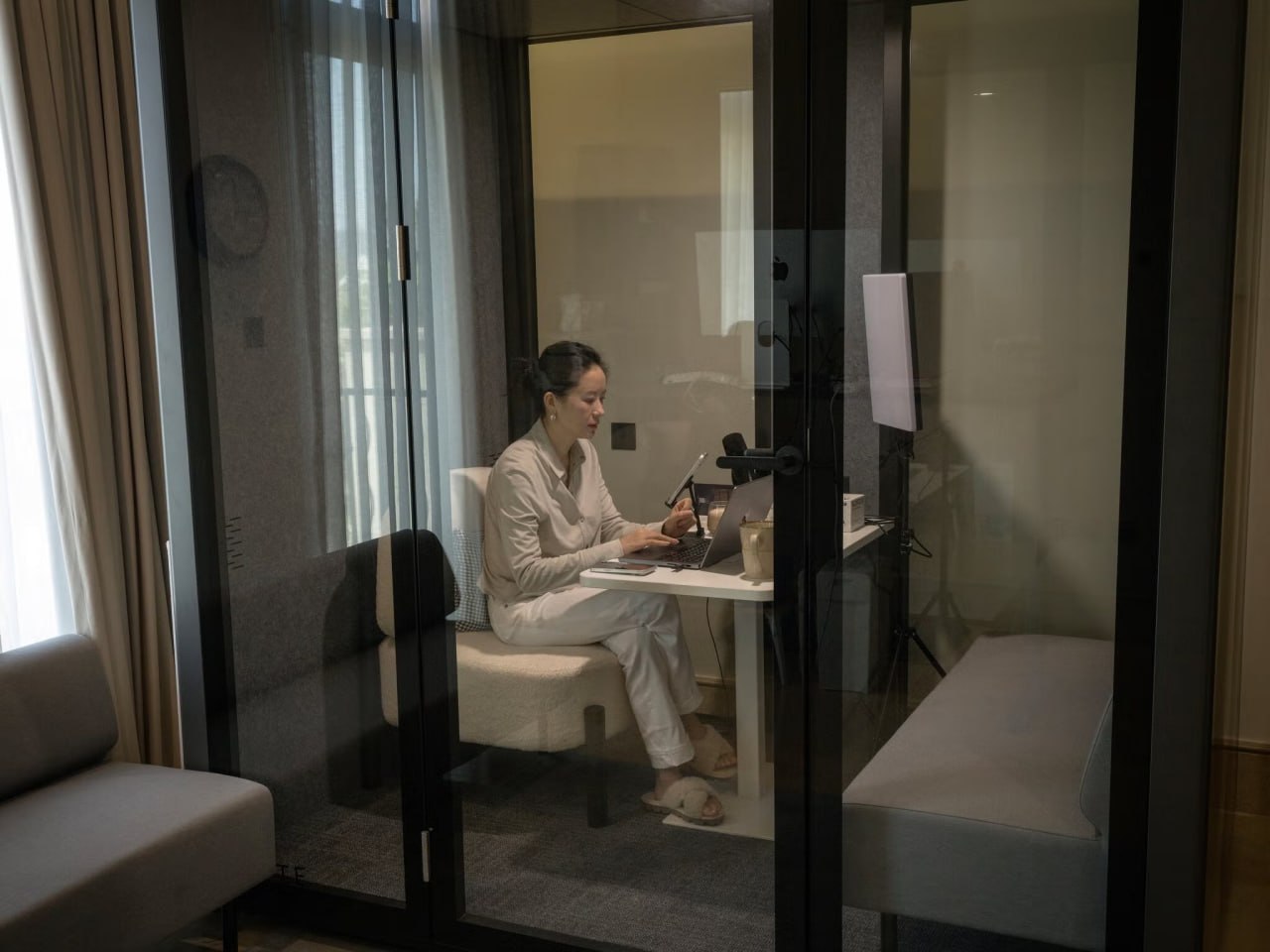 记者探访币安创始人CZ阿布扎比家中