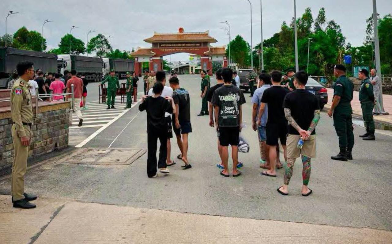 柬埔寨驱逐494名非法外籍人员