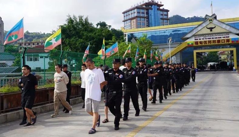 佤邦再向中国移交32名非法入境人员