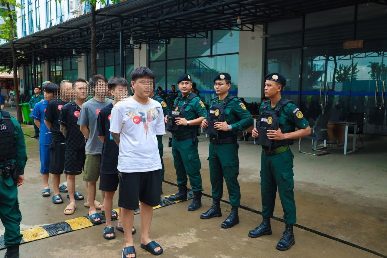 包机回国!柬埔寨遣返90名中国籍人员