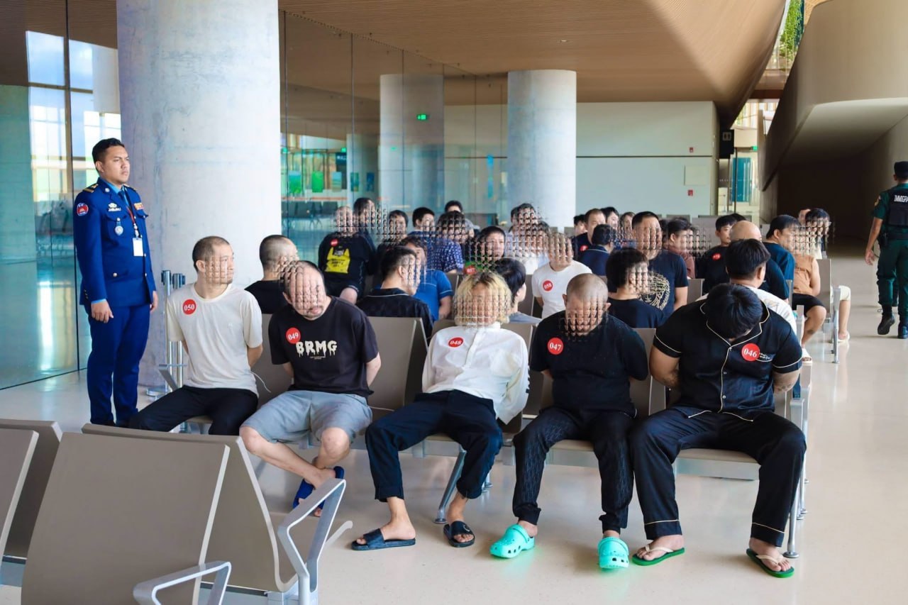 包机回国!柬埔寨遣返90名中国籍人员