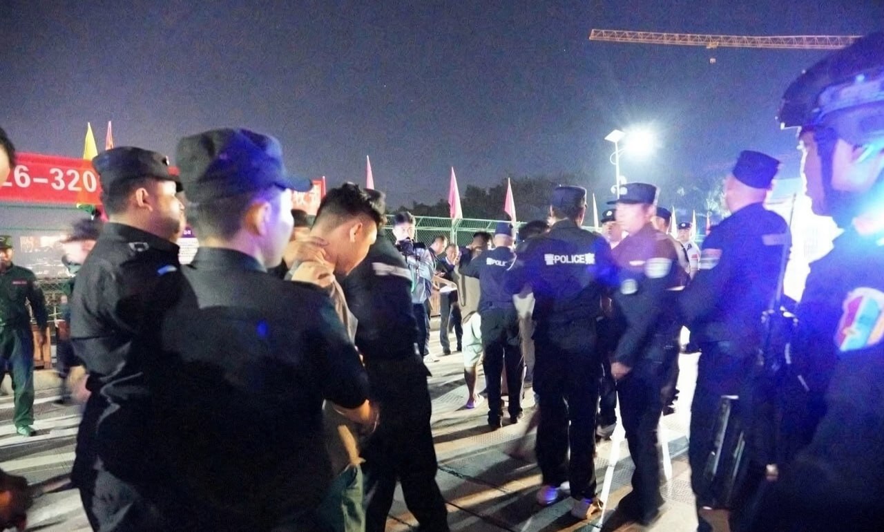 佤邦联合军移交10名中国籍毒品走私犯
