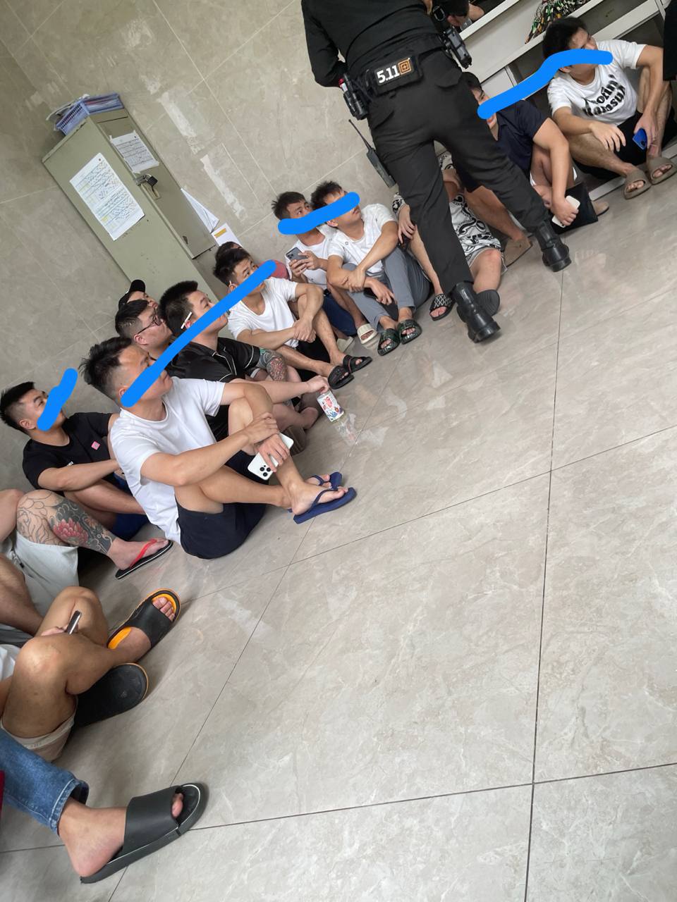 西港星汇海景湾大巴车就位接送人员回国