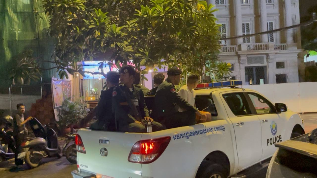 金边丽思卡酒店抓获5名打野人员