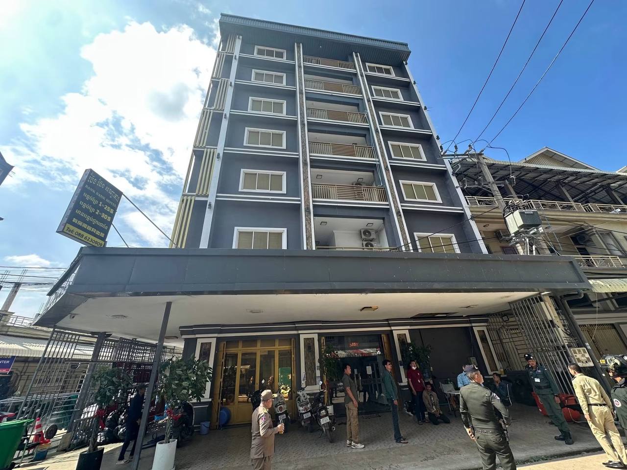 柬埔寨波贝警方突查酒店抓获61名涉电诈嫌疑人