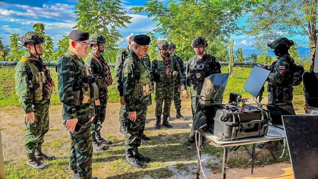泰国陆军总司令视察泰缅边境下令加强戒备